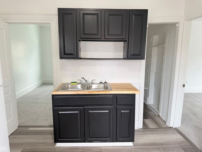 Photo - 1701 E Ganson St Unit Ganson - 1701 1/2 (Upper)