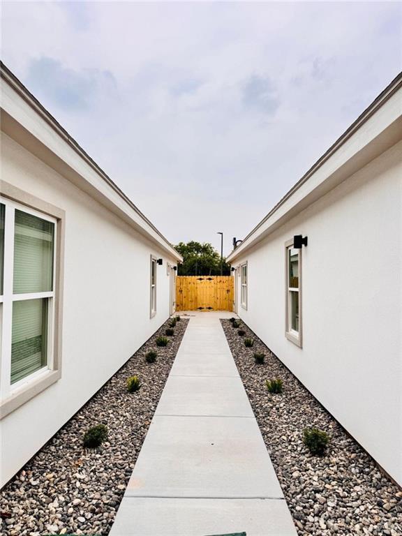 Building Photo - 740 N Alamo Rd Unit 7 Rental