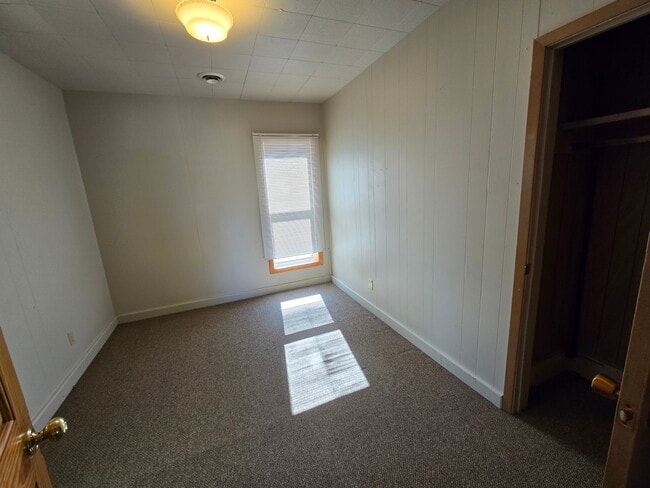 Photo - 814 10th St E Unit .5
