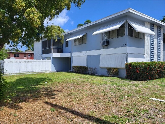 Building Photo - 2201 NE 172nd St Unit 3