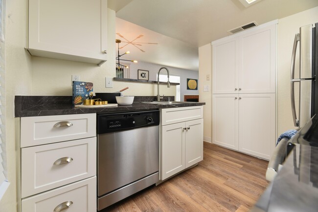 Photo - Diamond Hillside