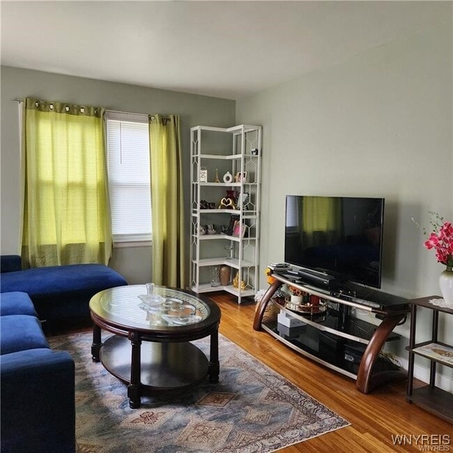 Photo - 526 Capen Blvd