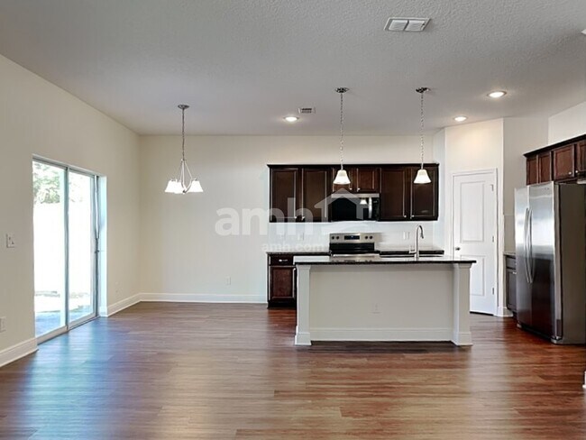 Photo - 719 Zarabrooke Ct