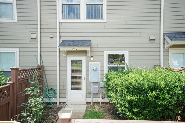Photo - GORGEOUS Well maintained Two Bedroom Townh...