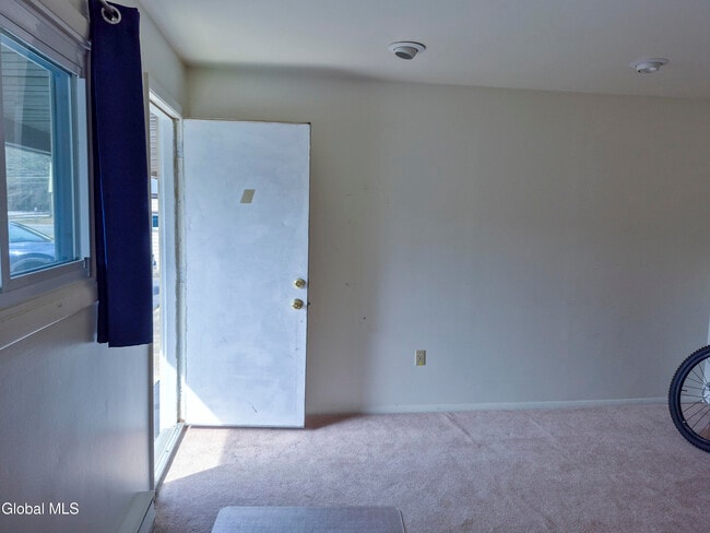 Photo - 524 Maple Ave Unit 8