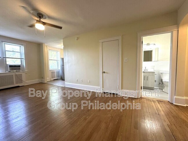 Photo - 2809 W Queen Ln Unit Apt 202