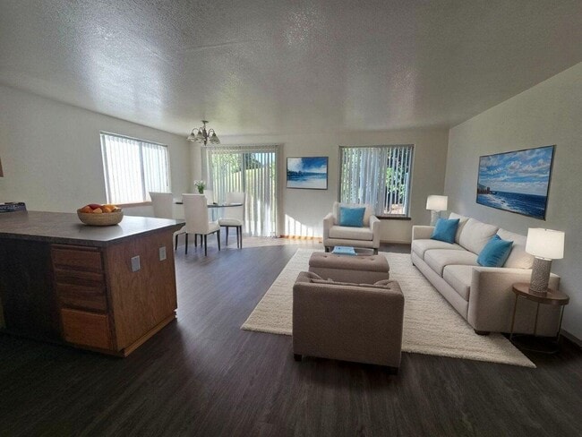 Building Photo - 324 Maylea Pl