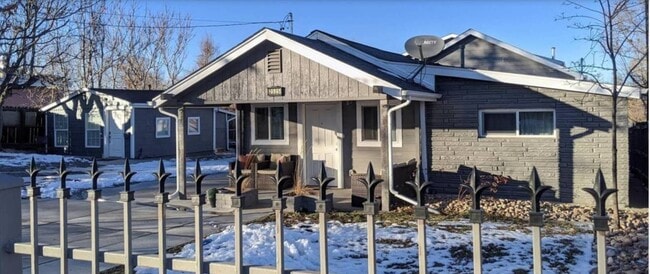 Building Photo - 2525 W 65th Pl Unit s