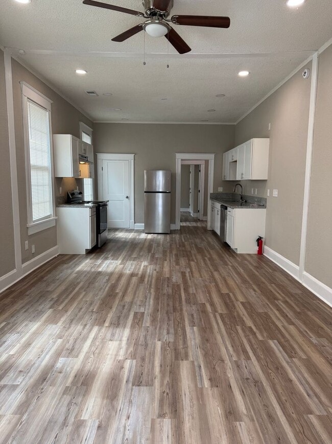 Photo - Newly Renovated Cozy & Convenient