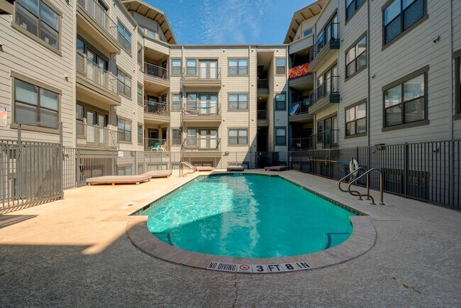 Photo - Texan Shoal Creek 2 Bed 2 Bath Unidad 314