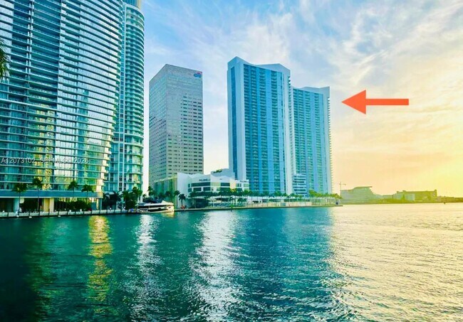 Building Photo - 335 S Biscayne Blvd Unit 3706