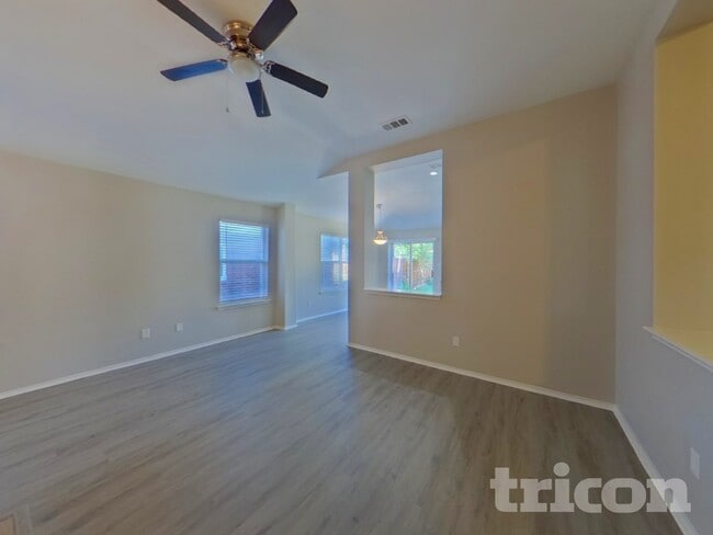 Photo - 1005 Charlotte Dr