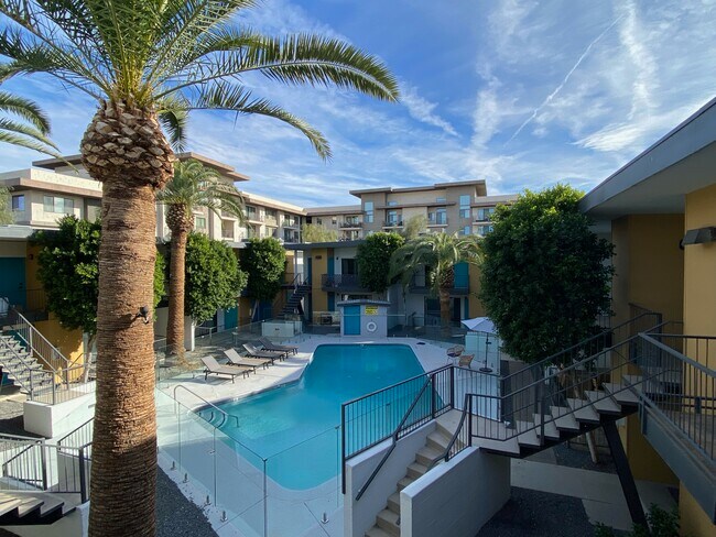 Photo - Fringe on 15th