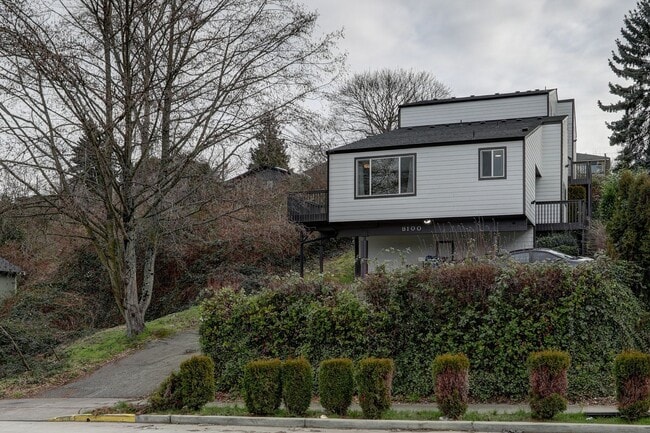 Building Photo - Delridge Apartments Unit #2