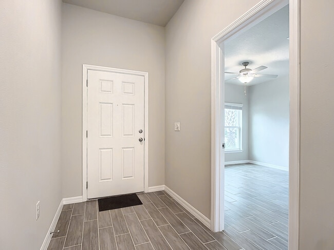 Photo - 1 Potwood Pl