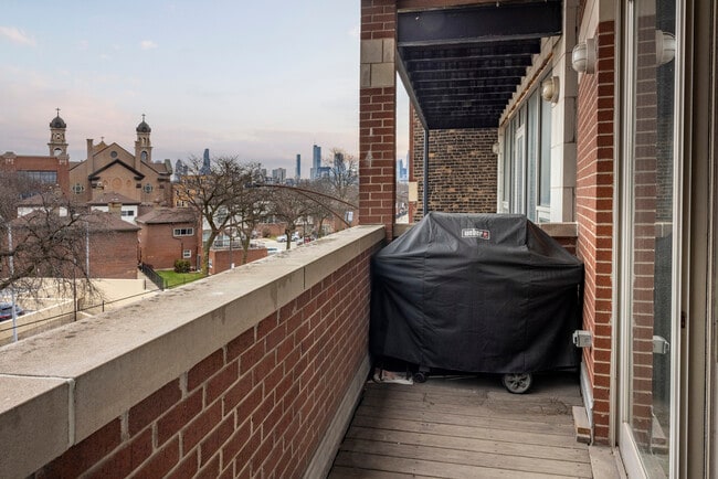 Photo - 1140 N Milwaukee Ave