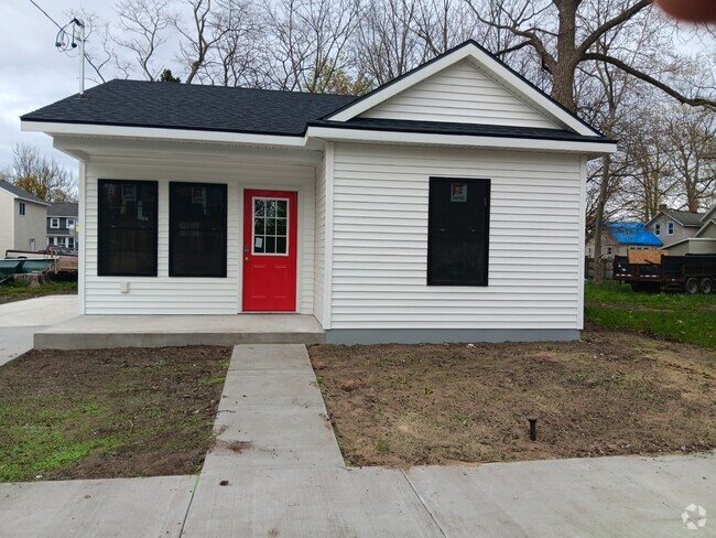 Building Photo - 1278 Pine St Rental