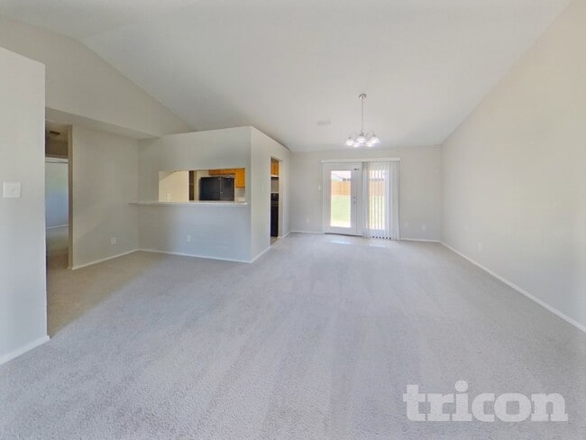 Photo - 3913 Big Leaf Ln