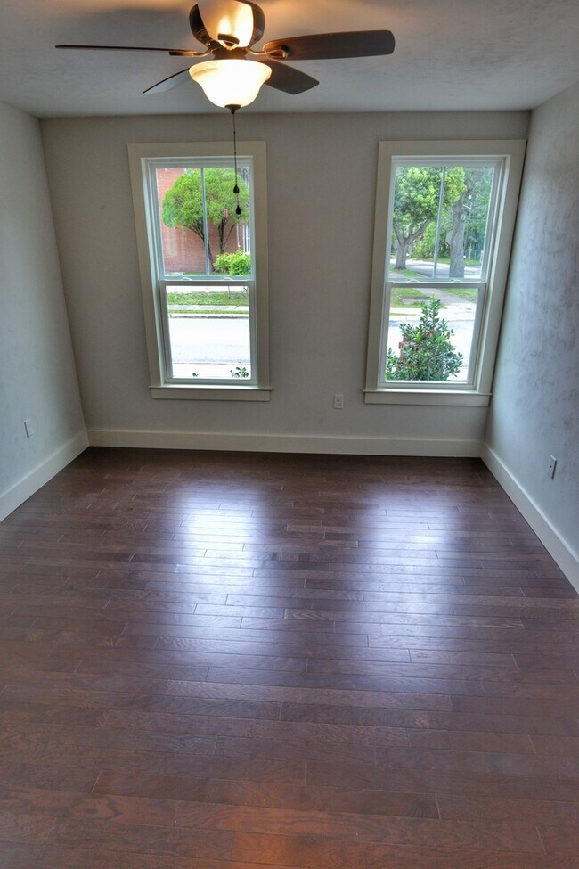 Freddie's Garden Modern 3 Bedroom, 3 Bat... Rental House Rental in