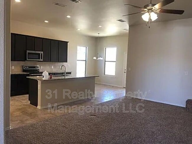 Photo - 912 Yancy St