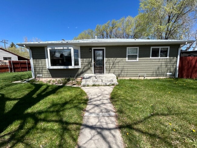 Photo - 180 Adams St