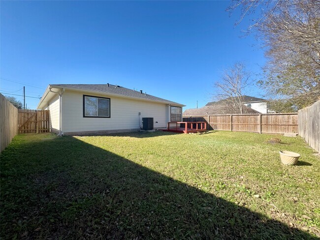 Photo - 8225 Gladstone St