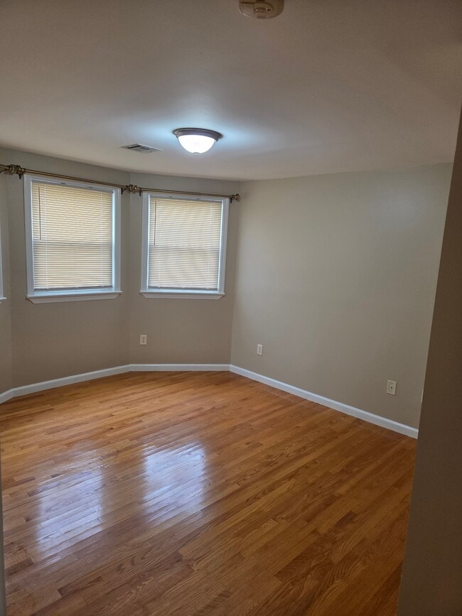 Photo - 362 Forest St Unit 1