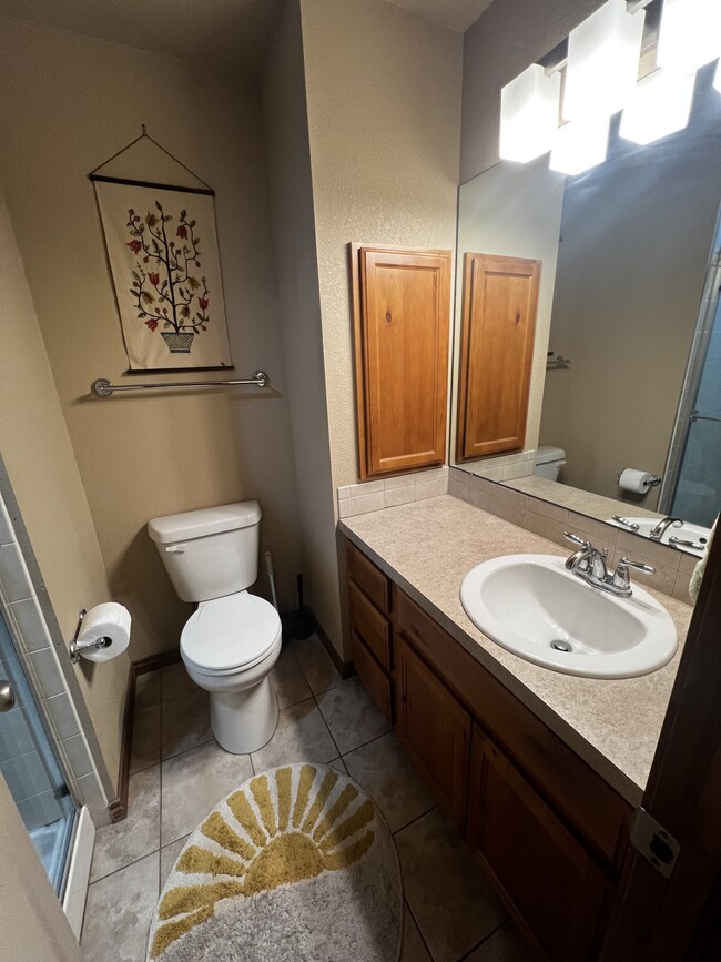 Photo - 607 Cowan St