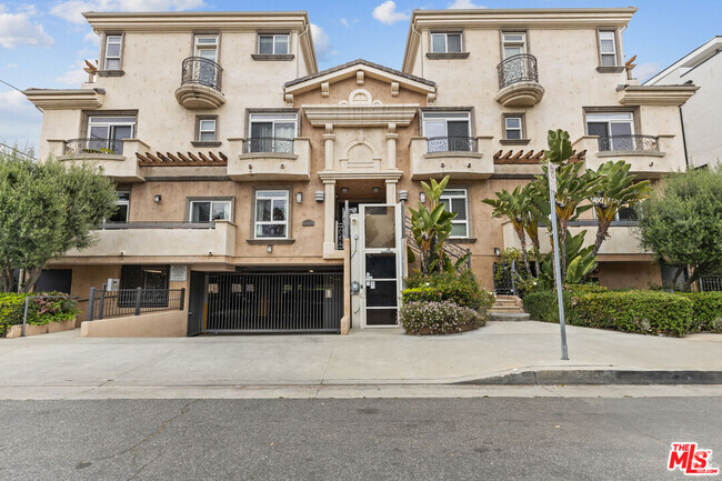 Building Photo - 11323 Huston St Unit 7 Rental