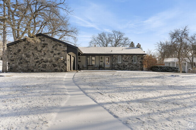 Building Photo - 1338 Edgewood Ave N Rental