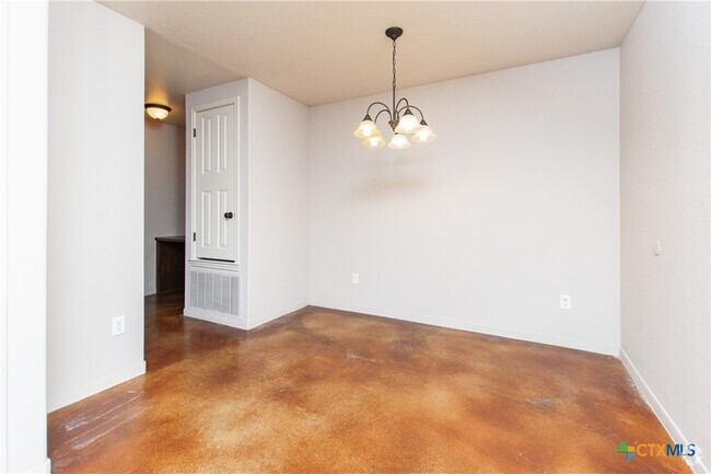 Building Photo - 4421 Brutus Ln Rental