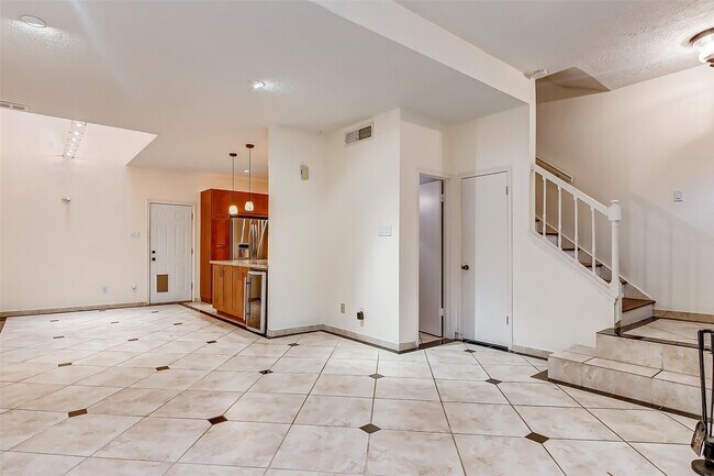 Photo - 7350 Kirby Dr Unit 5