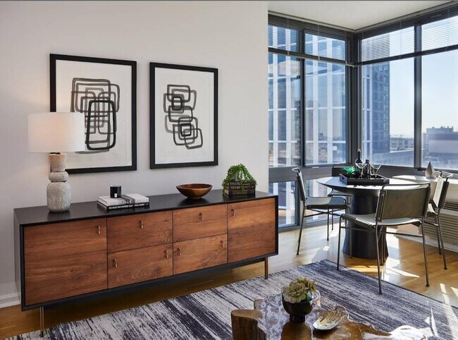 Building Photo - 427 Washington Blvd Unit 2-1