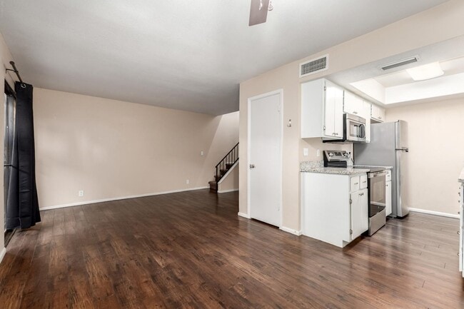 Photo - 286 W Palomino Dr Unit 107