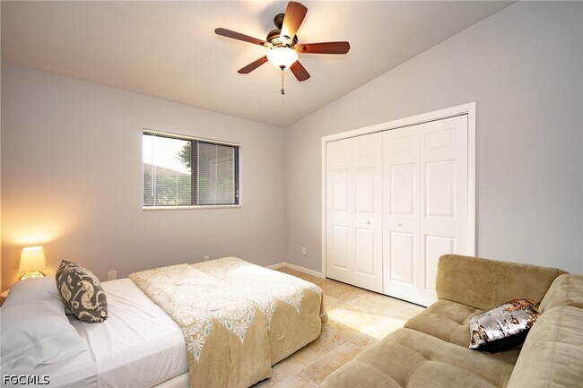 Photo - 908 SE 33rd St