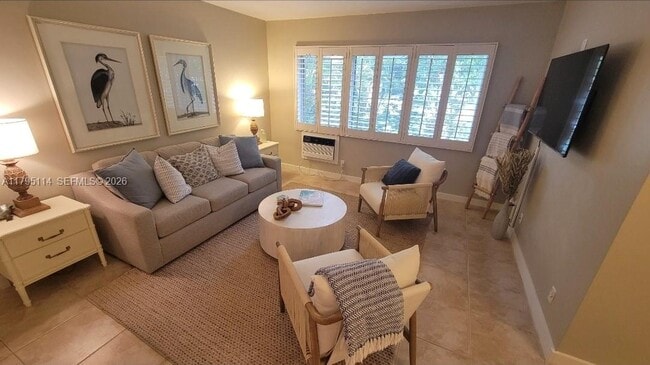 Photo - 624 Orton Ave Unit 19