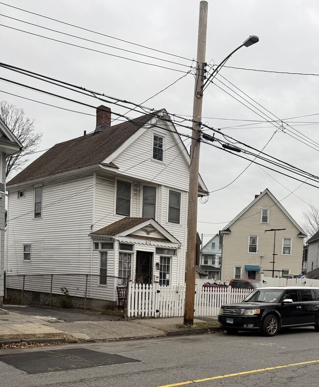 Photo - 412 Dewey St