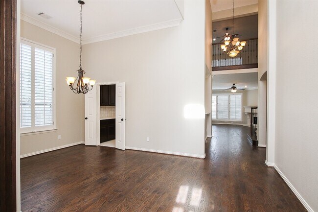 Photo - 35 Winhall Pl