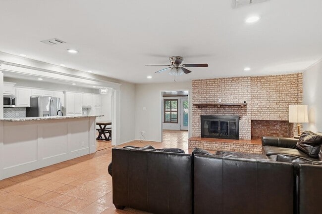 Photo - 21 Larkwood Ln