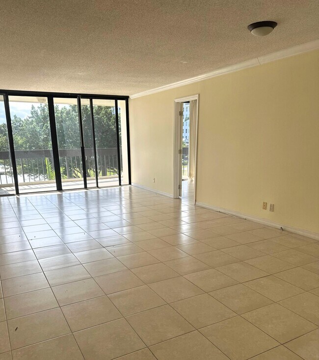 Photo - 2000 Presidential Way Unit 306