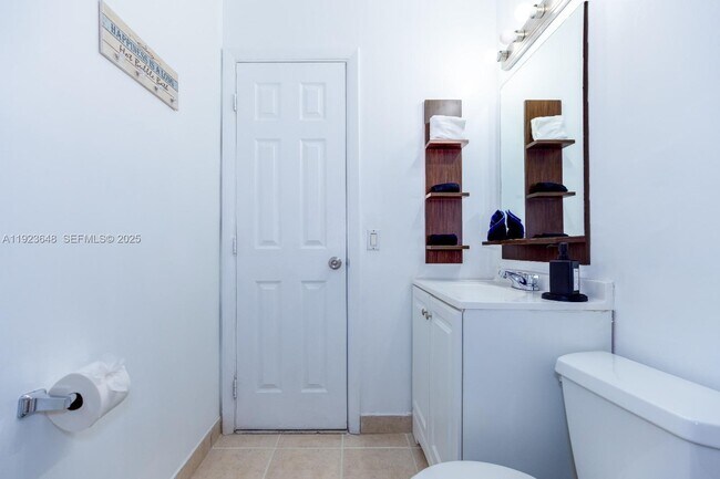 Photo - 820 SW 2nd St Unit 2