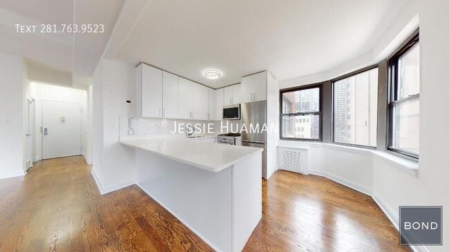 Photo - 157 W 57th St Unidad 19