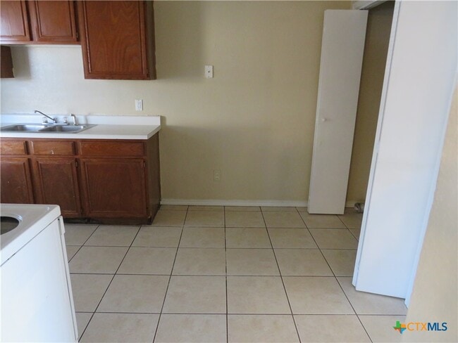 Photo - 1602 Benttree Dr Unidad A