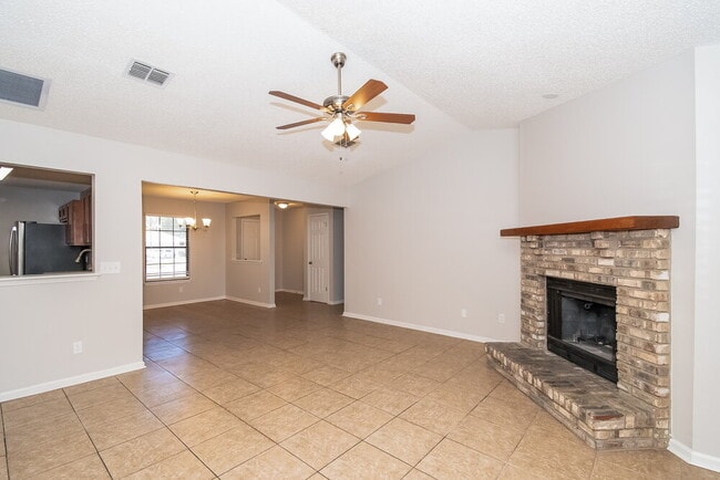 Photo - 10827 Carrington Ct