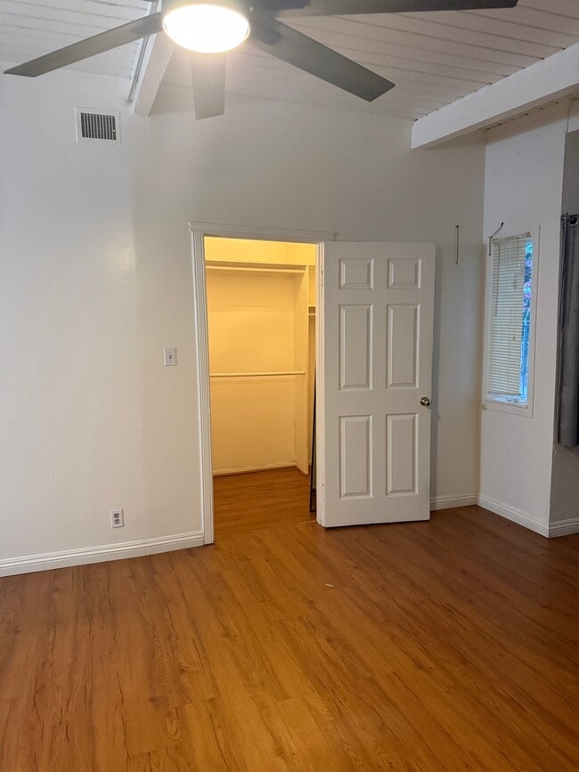 8401 Darby Ave