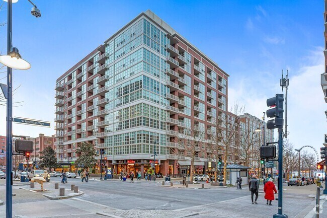 Building Photo - 157 Fleet St Rental