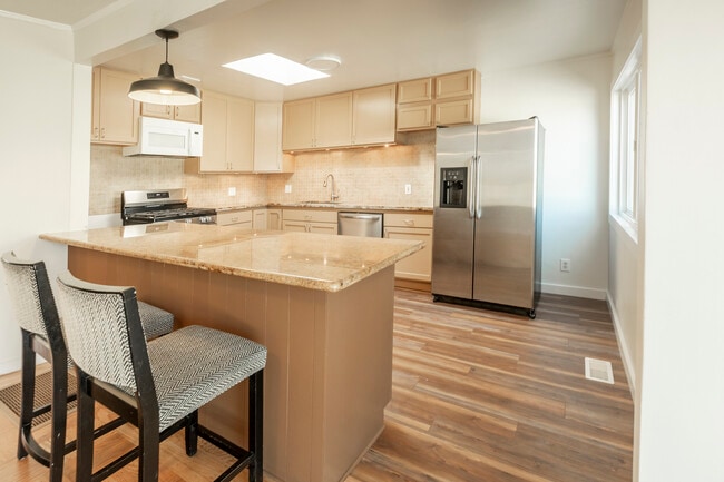 Photo - 316 Bridgeview Dr