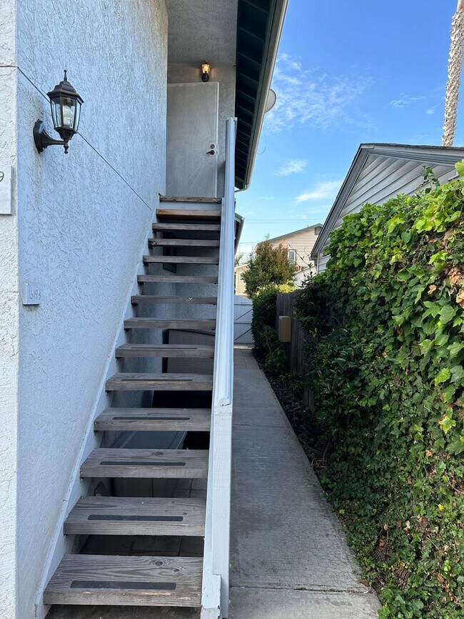 Photo - Upstairs 2 bed/1bath Apartment in Pacific Beach