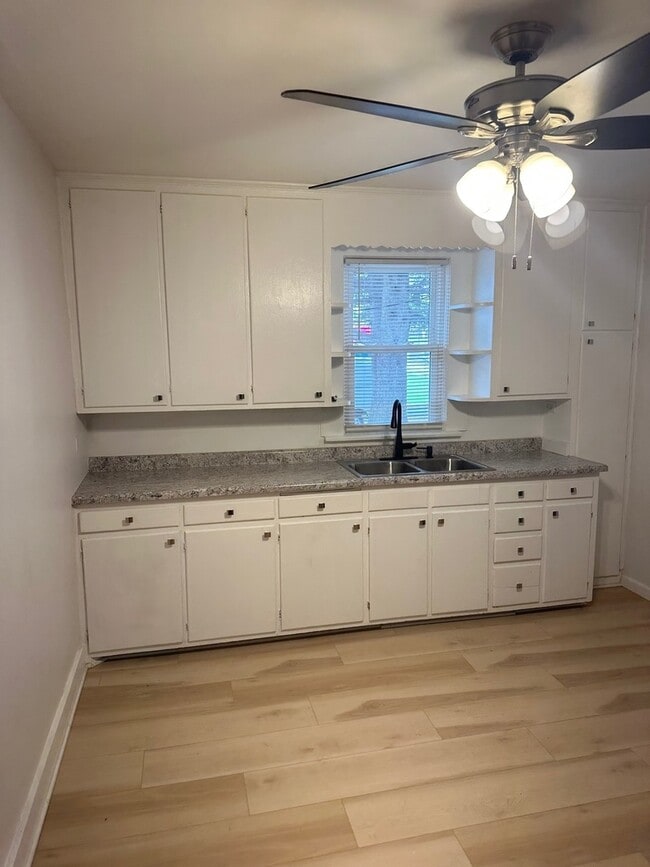 Photo - 2318 Washington St