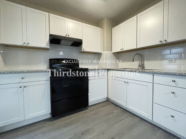 Photo - 1932 Jones St